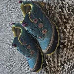 Ahnu Sugarpine Women's Deep Teal Vibram Waterproof Low Hiking Shoes Size 10